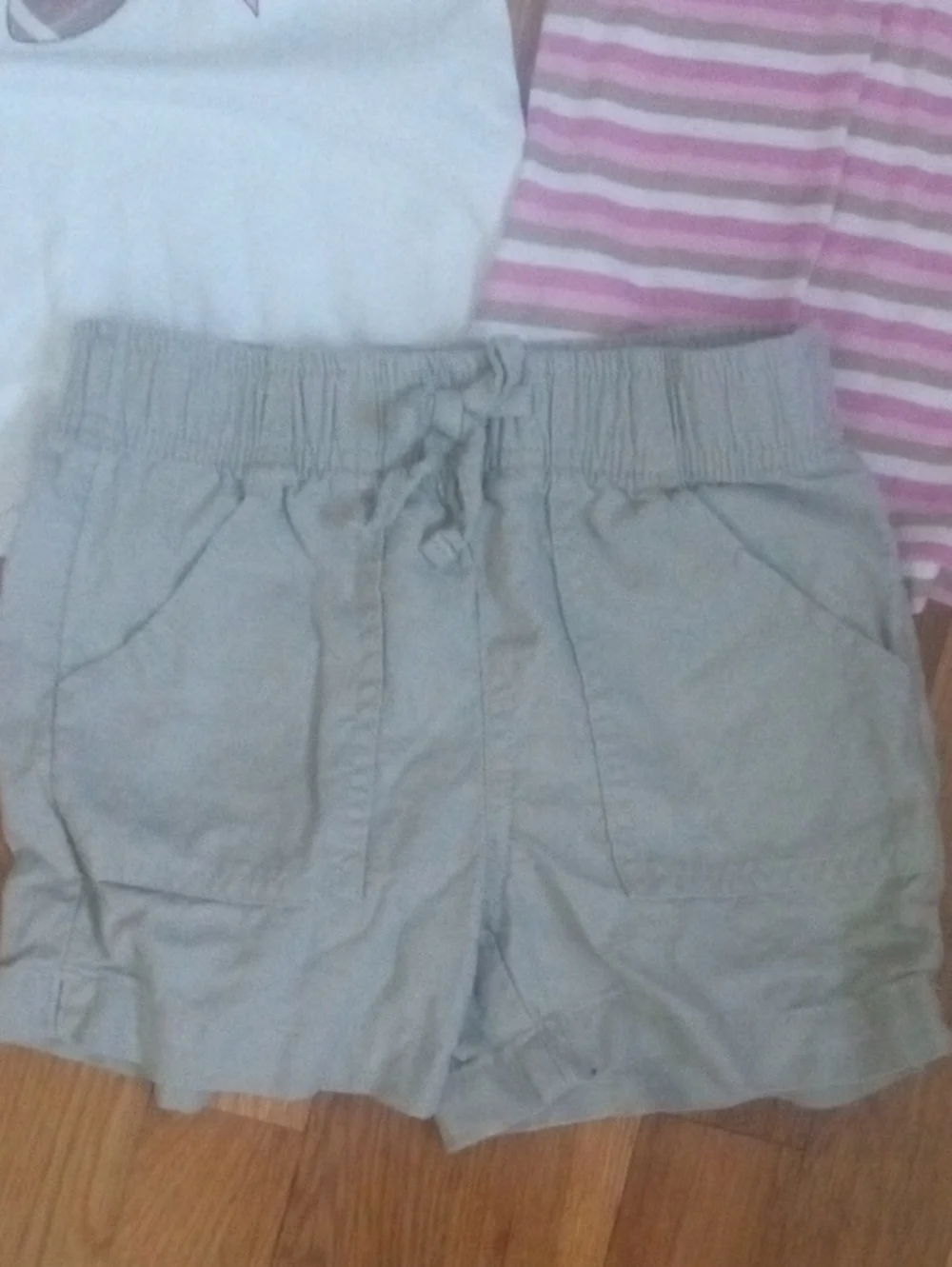 Girls Pink & White Tee Set with Khaki Shorts girl 6. 3pc